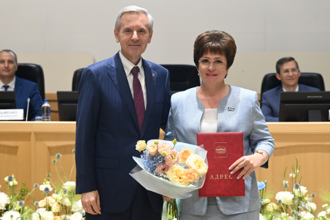 Андрей Артюхов поздравил депутатов Тюменской городской думы с 30-летием со дня её образования