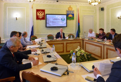 Сергей Корепанов провел заседание Совета облдумы 