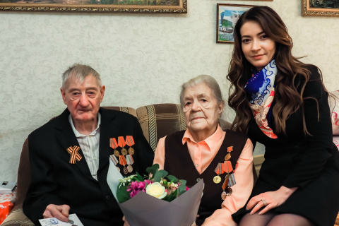 В Тюмени ветеранам Великой Отечественной войны вручают юбилейные медали
