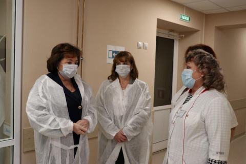 Наталья Шевчик посетила больницу Исетского района после капитального ремонта