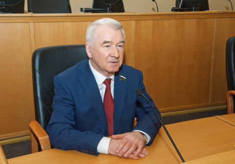 Сергей Корепанов поздравил Юрия Баранчука с избранием депутатом Тюменской областной Думы