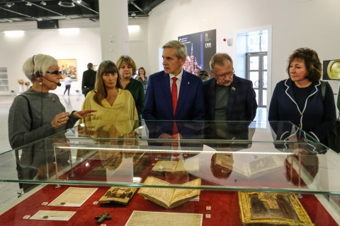 Андрей Артюхов принял участие в открытии  выставки из собрания Государственного исторического музея