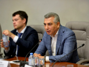  Эдуард Омаров во время круглого стола по поддержке социального предпринимательства  