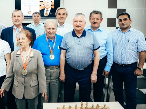 67 шахматистов боролись за кубок Анатолия Карпова 