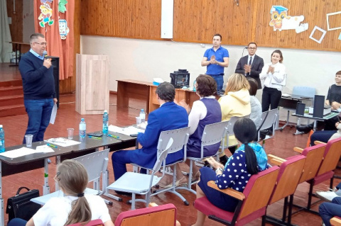 По инициативе Юрия Баранчука состоялся отборочный тур конкурса на лучший эскиз благоустройства школьной территории