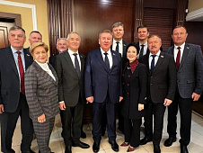 Депутаты областной думы заслушали послание губернатора Ханты-Мансийского автономного округа Югры Натальи Комаровой