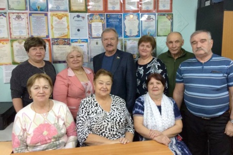 Владимир Нефедьев провёл встречу с членами Совета ветеранов посёлка Унъюган Октябрьского района 