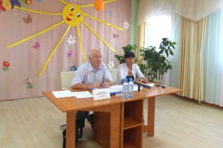 Сергей Корепанов работает в своем избирательном округе 