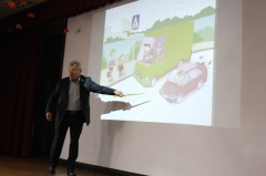 Владимир Ульянов провел уроки по теме детской дорожной безопасности