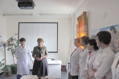 19 июня Тамара Белоконь поздравила сотрудников двух детских поликлиник города Нефтеюганска с профессиональным праздником – Днем медицинского работника