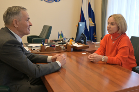 Фуат Сайфитдинов встретился с главой города Муравленко Еленой Молдован