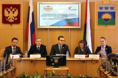 Депутаты областной Думы вручили благодарственные письма молодым парламентариям