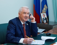 Сергей Корепанов поздравил коллег с Днем российского парламентаризма