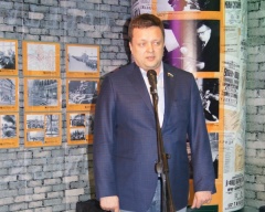 При поддержке депутата Михаила Селюкова в Сургуте организована выставка «Боевой карандаш»