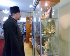 В областной Думе открылась выставка предметов материальной культуры народов, проживающих в Тюменской области