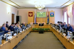 Областные депутаты обсудили исполнение бюджета за 2015 год