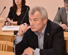 Владимир Ульянов принял участие в совещании по подведению итогов УФМС России по Тюменской области за 2013 год