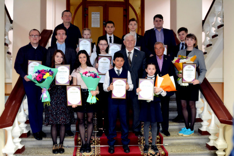 Члены молодежной палаты стали победителями конкурса по истории российского парламентаризма