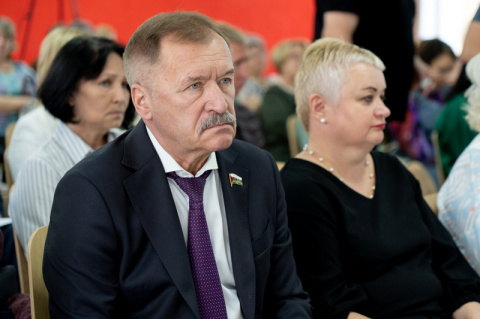 Владимир Нефедьев принял участие во встрече губернатора Югры Натальи Комаровой с жителями Нягани 