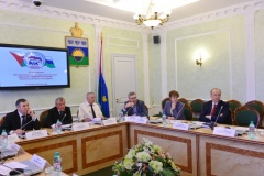 Качество федеральных законопроектов, инициированных тюменскими единороссами, оценили в Москве 