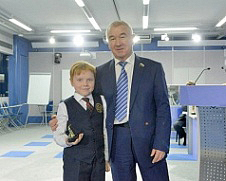 Сергей Корепанов наградил победителей турнира по шахматам