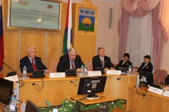 Геннадий Корепанов принял участие в  первом в истории Тюменской области собрании социологической общественности
