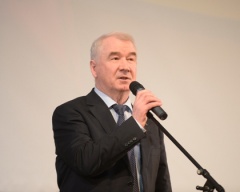 Сергей Корепанов обозначил принятые в 2015 году законы экономического развития региона