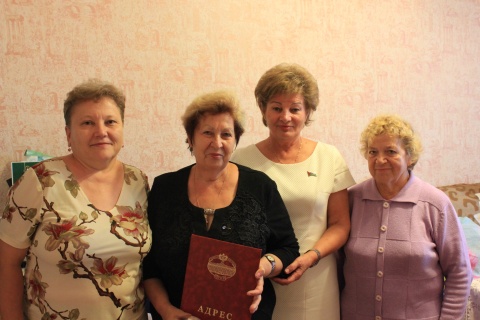 Тамара Белоконь поздравила с юбилеем председателя пойковского Комитета солдатских  матерей Нину Тальберг