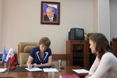 2 июня  Тамара Белоконь провела прием  по личным вопросам  в общественной приемной местного отделения ВПП «ЕДИНАЯ РОССИЯ» в г. Нефтеюганск