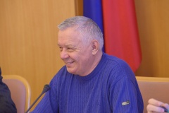 Владимир Столяров посетил образовательные учреждения в Новом Уренгое