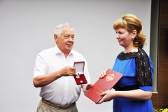 Владимир Столяров поздравил социальных работников