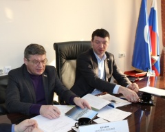 Депутаты Евгений Макаренко и Сергей Козлов провели прием граждан по личным вопросам в Ханты-Мансийске