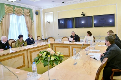 Владимир Столяров провел рабочее совещание с представителями департамента социального развития Тюменской области и региональных обществ инвалидов «ТОО ВОС», «ТРО ВОГ» и «ТОО ВОИ»