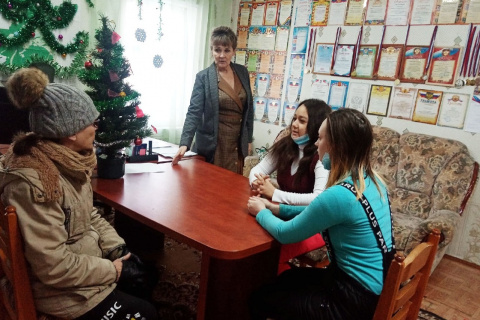 Регина Юхневич провела приём избирателей в д. Овсянникова Тобольского района 