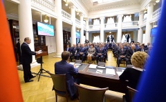 Владимир Путин встретился с сенаторами Совета Федерации и главами представительных органов госвласти субъектов РФ