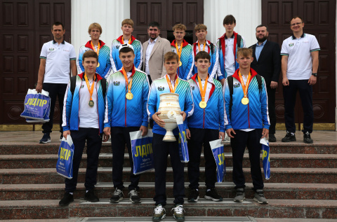Иван Вершинин встретился с юными футболистами и их тренерами