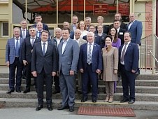 В рамках Дня Тюменской областной Думы в  Ялуторовске, депутаты посетили среднюю образовательнаую школа № 4