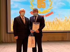 Юрий Конев принял участие в торжественном мероприятии, посвящённом 95-летию Ярковского района