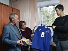 Владимир Нефедьев приобрел форму для волейбольного клуба «Морита»