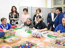 Депутаты Тюменской областной думы побывали на предприятии «Тюмень-старт»