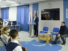 Артем Зайцев пообщался со школьниками в рамках проекта «Открытая Дума»