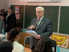 Юрий Конев встретился с педагогами 52-й школы и представителями родительской общественности жилого района Казарово города Тюмени