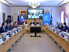 В Тюменской областной думе прошла XIХ межрегиональная банковская конференция