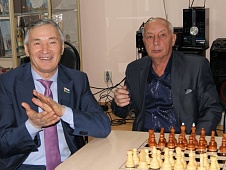 Фуат Сайфитдинов организовал для ветеранов сеанс одновременной игры с международным гроссмейстером