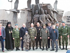 Юрий Холманский принял участие в открытии  Мемориала Воинской славы в Югорске
