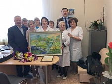 Владимир Столяров поздравил коллектив Тюменского специализированного дома ребенка с Международным женским днём