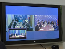В режиме видеоконференции прошла встреча молодежных палат Тюменской области, Югры и Ямала 