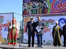 Владимир Ермолаев принял участие в праздновании Сабантуя