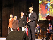 Сергей Медведев поздравил коллектив Тюменского городского клуба ветеранов с Днем пожилого человека