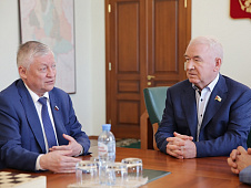 Сергей Корепанов встретился с депутатом Государственной Думы РФ Анатолием Карповым.